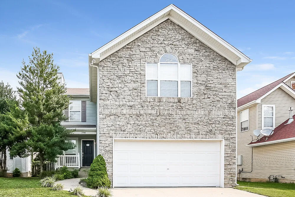 3 bed, 2.5 bath, 1852 sqft, $2,590 — Photo 1