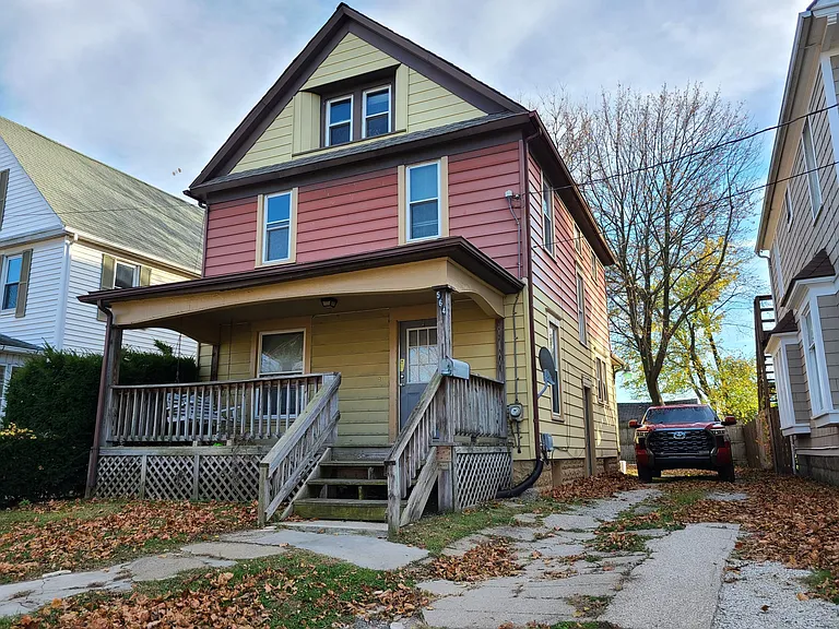 564 Carroll St — Photo 1