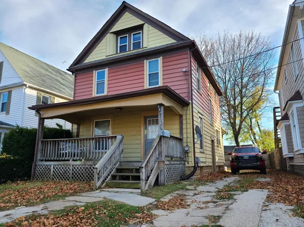 564 Carroll St, Akron, OH 44304