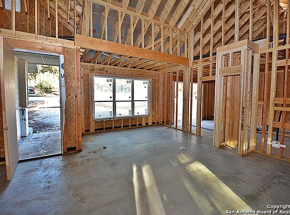 3rd image of 1279 Lavaca