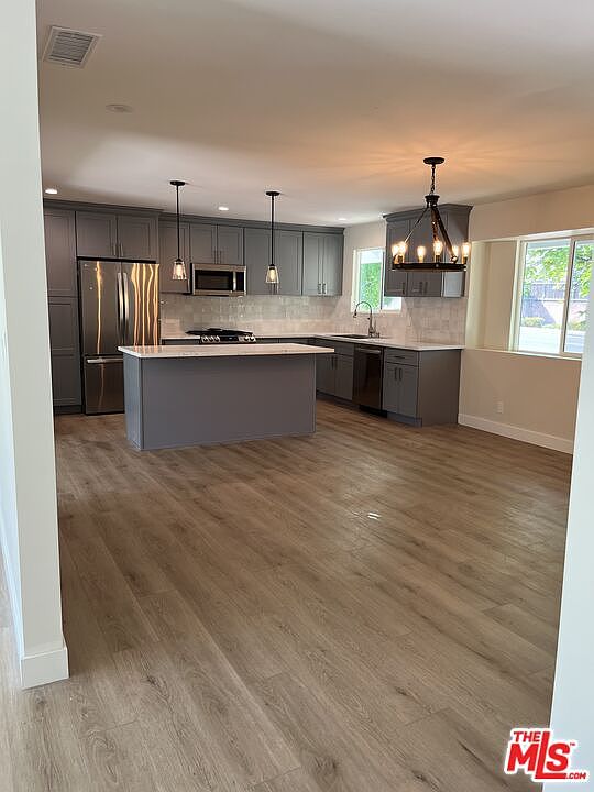 1st image of 63 E Avenida De Las Flores