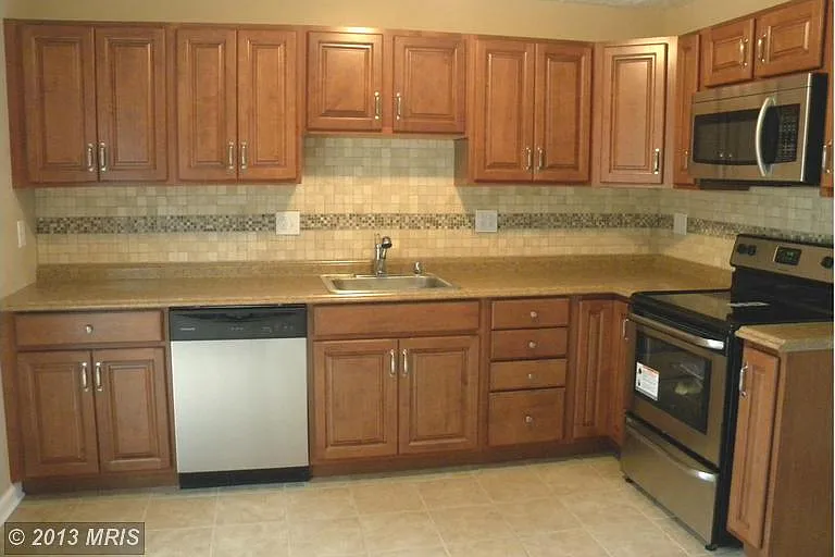424 Liberty Ct photo 1