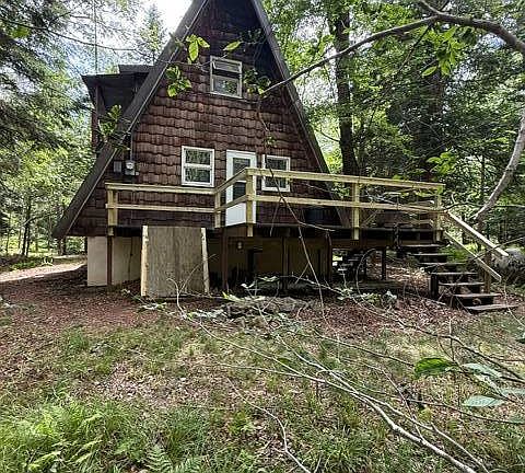 5th image of 137 Shady Pine Ln