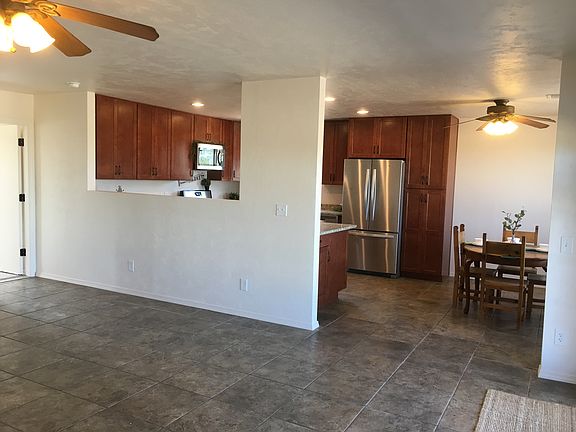 3rd image of 422 N Elly Mae Dr