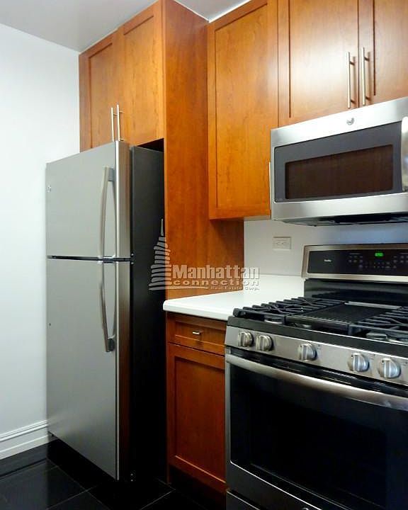 2nd image of 888 8th Ave APT 20M