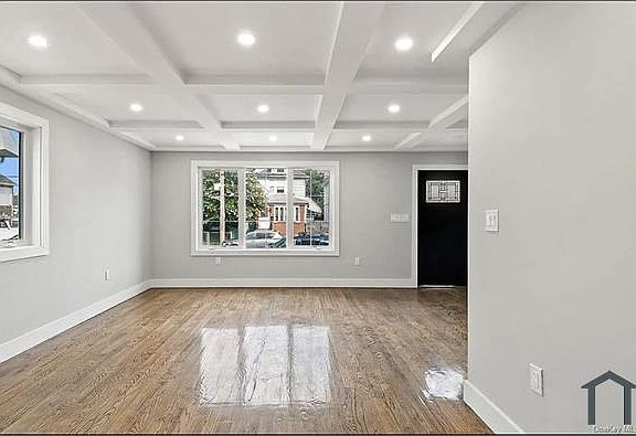 5th image of 1596 E 45th St Floor 1