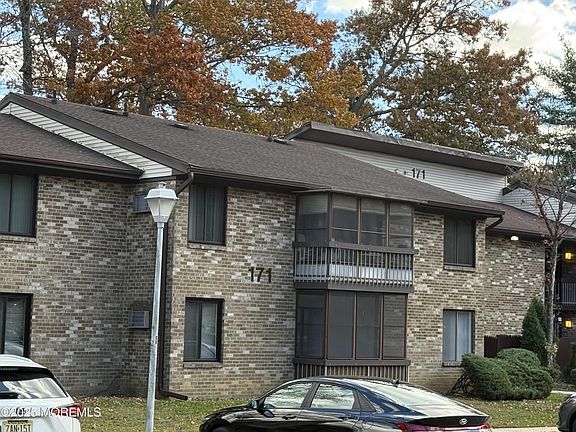 2nd image of 171 Amberly Drive #G