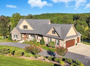 42 Earl Ct, Hickory, NC 28601