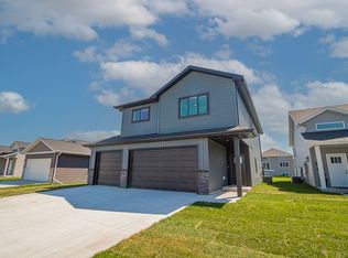 7046 67th St S, Horace, ND 58047