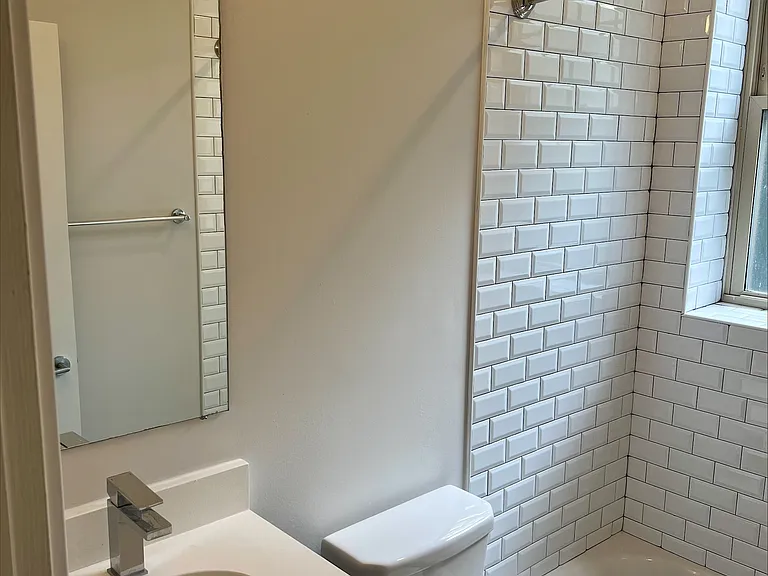 apt 208