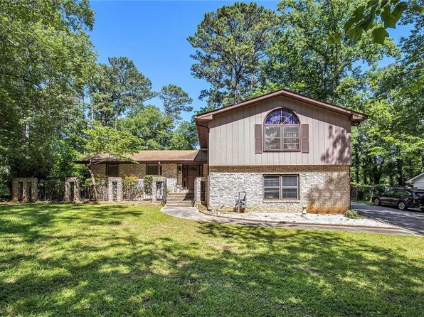 5491 Valley Brook Rd SE, Mableton, GA 30126