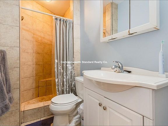 4th image of 12 Montfern Ave APT 2