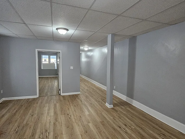 607 W 7th St #1 — Photo 9