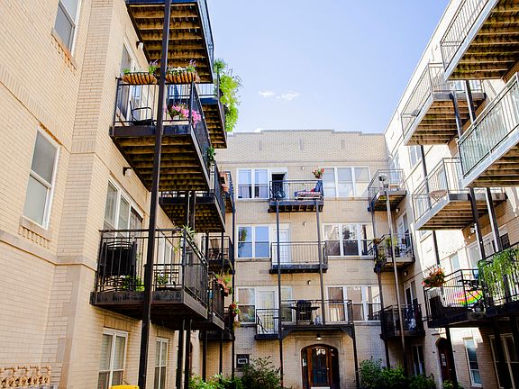 2nd image of 4014 N Albany Ave APT 2B