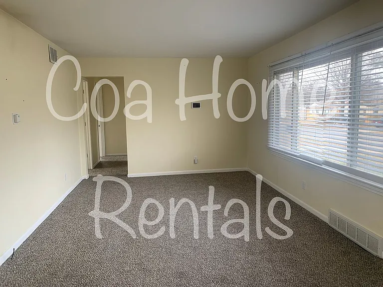 1028 N Westview Dr — Photo 3