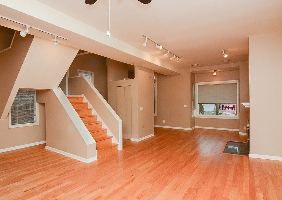 1st image of 3308 N Southport Ave #G03c