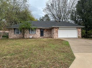 3405 W Sunrise Ct, Springfield, MO 65810