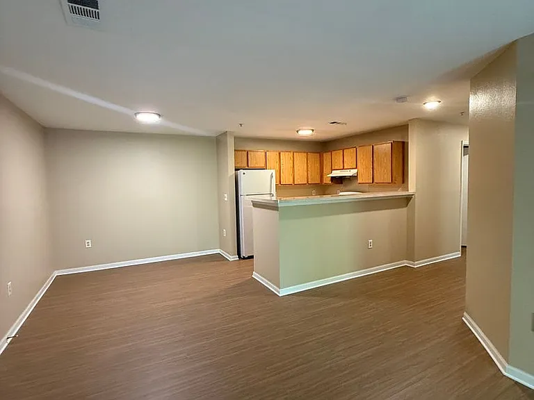 Highlands Apts — Photo 28
