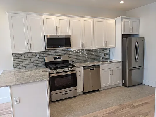 Rented by Bond New York | media 14