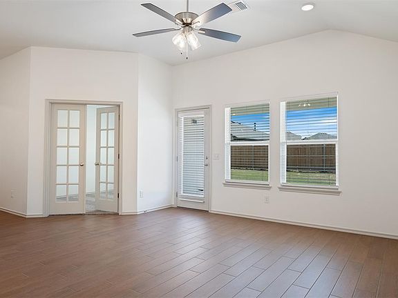 5th image of 11212 NW 135th St