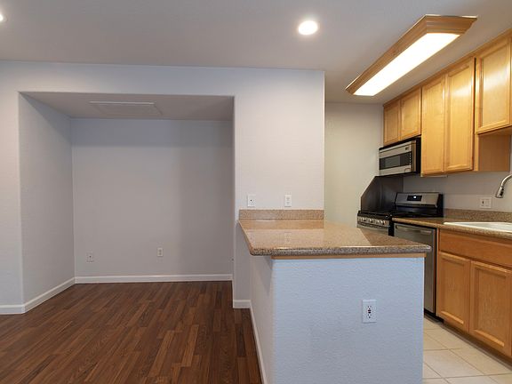 5th image of 1621 18th St #4