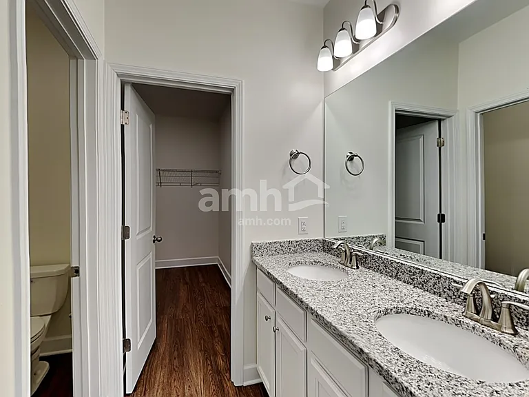 4329 Longfellow Dr — Photo 13