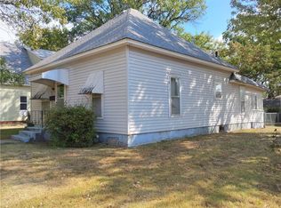 106 N Hooker St, Caney, KS 67333