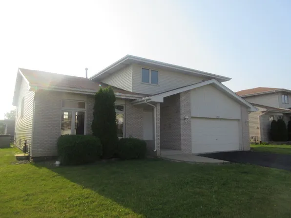 17967 Poplar Ln, Country Club Hills, IL 60478