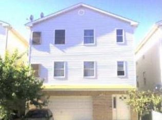 88-90 Sumo Village Ct, Newark, NJ 07114