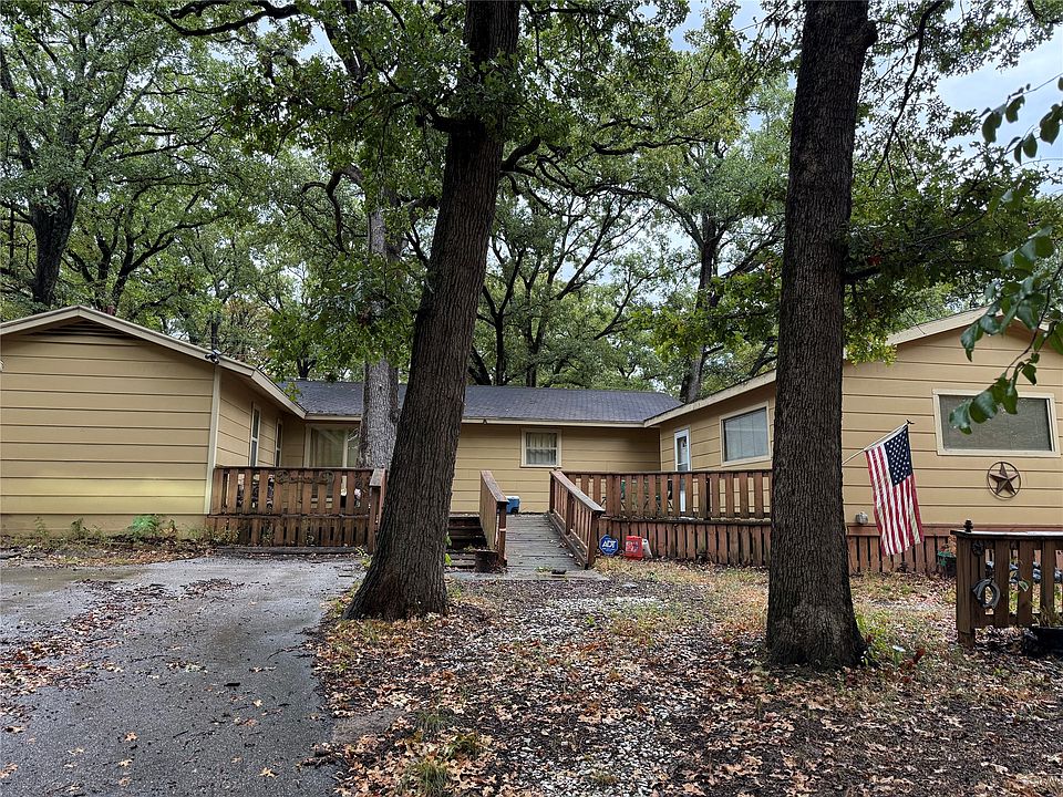 2nd image of 114 Los Arboles St
