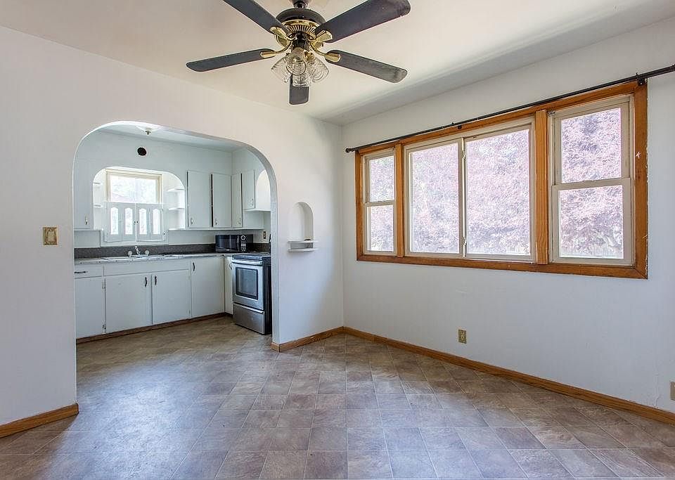 2nd image of 502 S 37th St