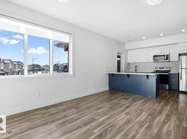 446 Allard Blvd SW #19, Edmonton, AB T6W 3S7