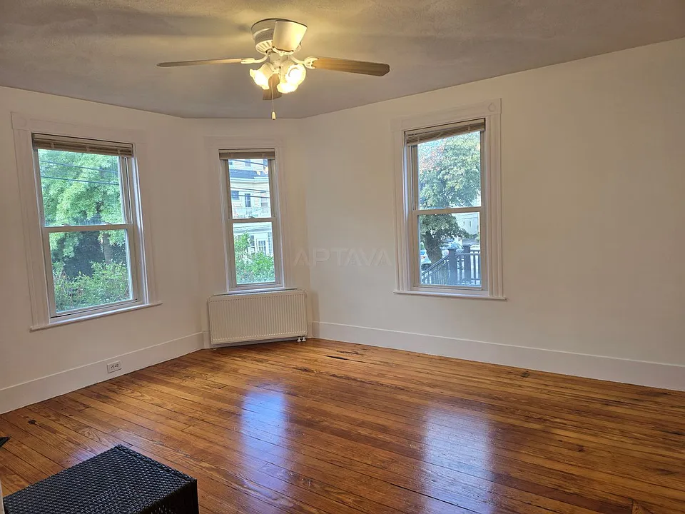 14 Charnwood Rd #1