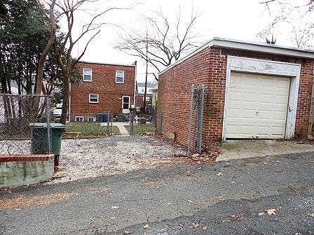 Garage & Additional Parking
