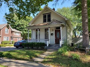 115 N Porter St, Elgin, IL 60120