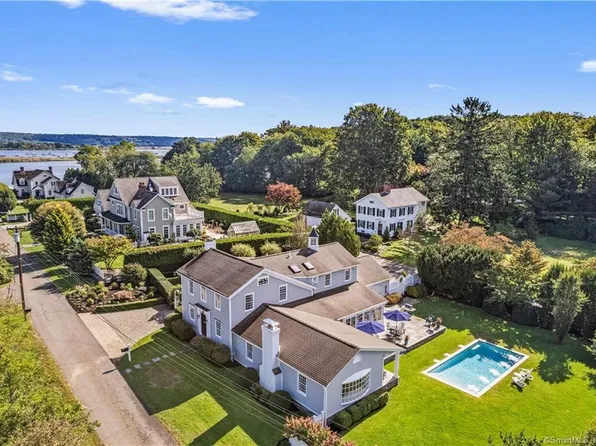 12 Racketts Lane, Essex, CT 06426