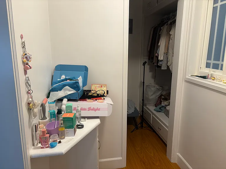 821 S Serrano Ave #4 — Photo 15