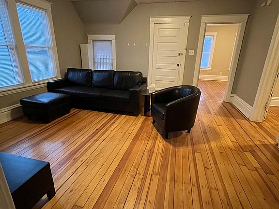 Furnishings are Light-Weight, Easy to Move Around