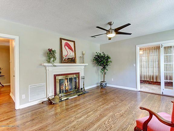 4th image of 4243 Woodmere St