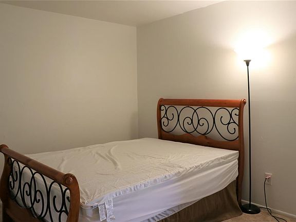 4th image of 171 Malone Ave #1F