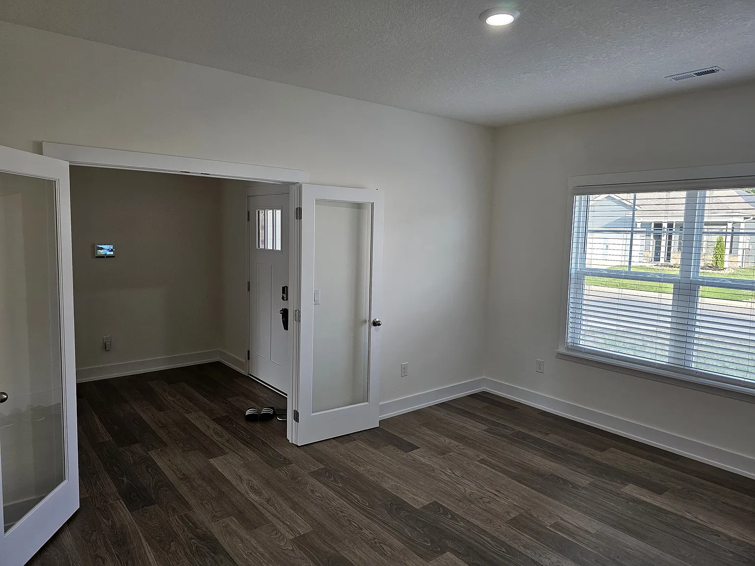 4 bed, 2.5 bath, 2890 sqft, $3,100 — Photo 3
