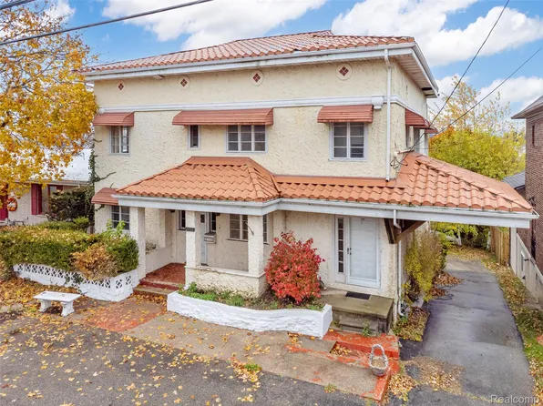 2752 Military St, Port Huron, MI 48060