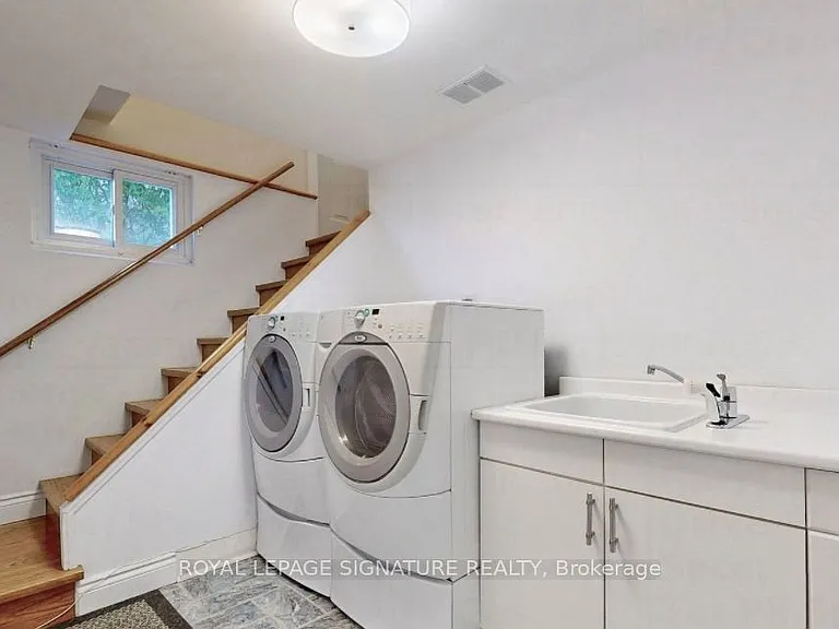 31 Whitelock Cres #BASEMENT — Photo 11