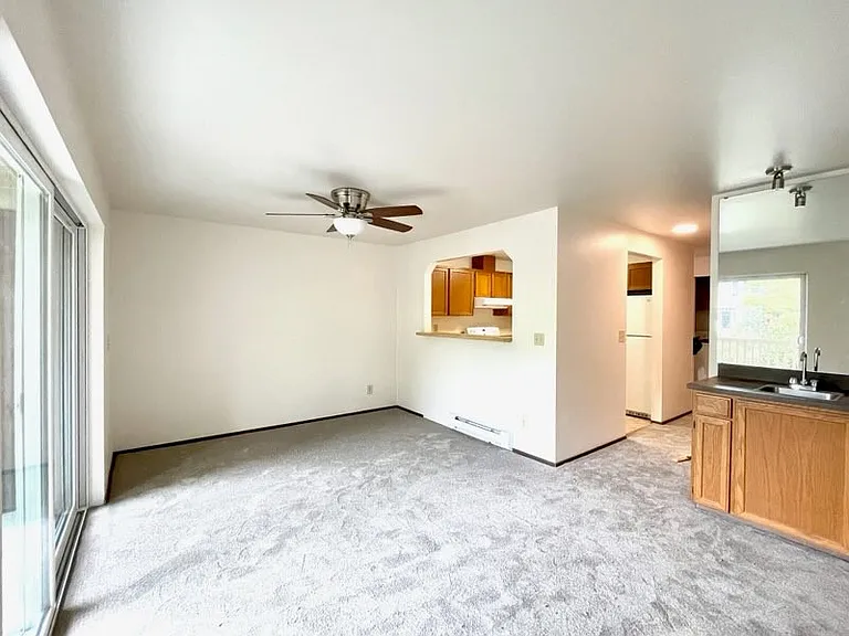 520 100th Ave SE #25 — Photo 8