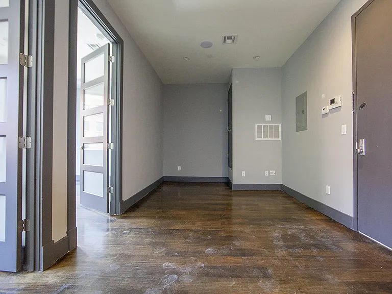 125 Boerum St #4B — Photo 2