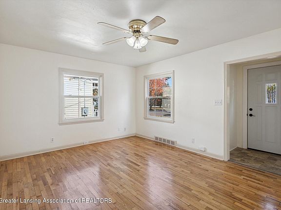 4th image of 2710 Marion Ave