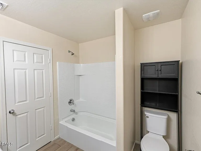 7119 W Golden Ln — Photo 28