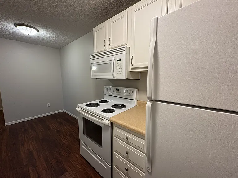 9141 Olson Memorial Hwy #106 — Photo 4