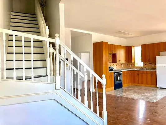 Rented by R New York | media 34