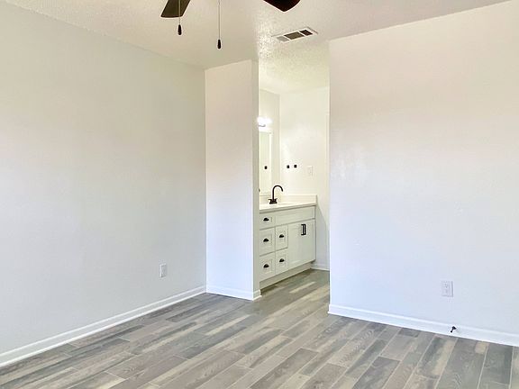 5th image of 1565 N Business Ih #128